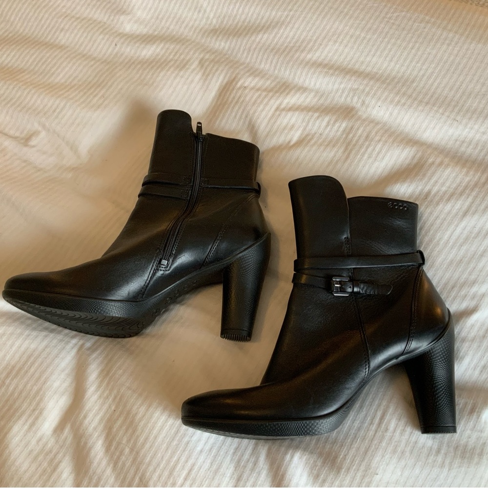 ECCO Sculptured 75 Ankle Boots US 8/8.5 EU39